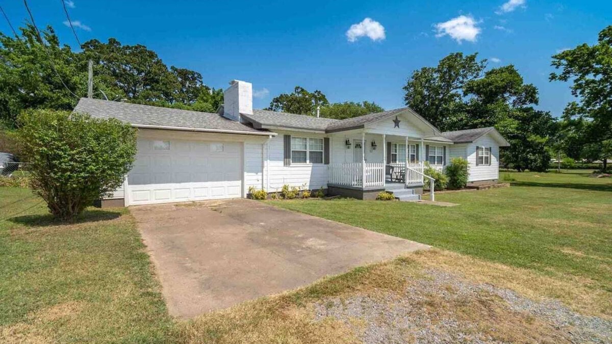 Salina House | The Lake House At Hudson
