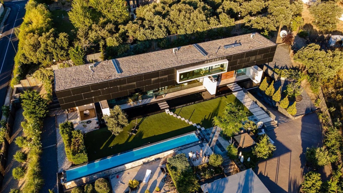 San Sebastian de los Reyes Apartment | The Lake House - Luxury Villa in Madrid