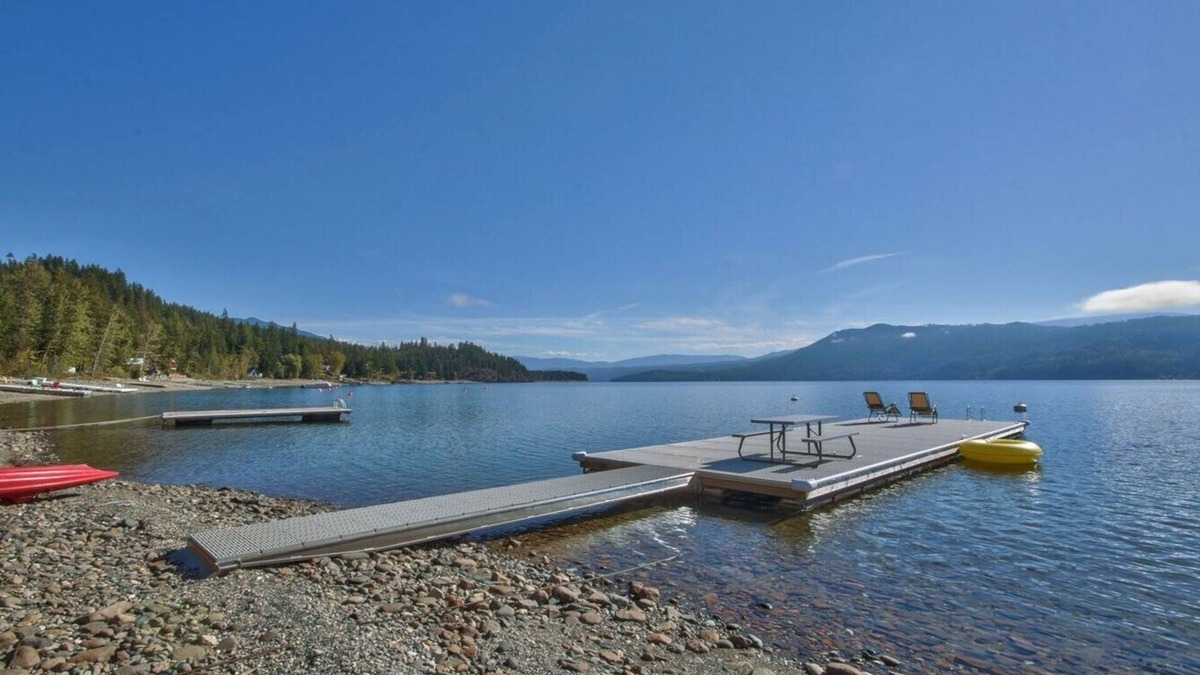 Celista House | The Lake House on Shuswap Lake!