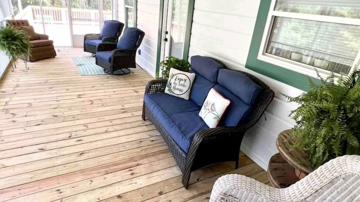 Pine Mountain Valley House | The Lakefront Deckhouse- perfect place for relaxing with nature and family