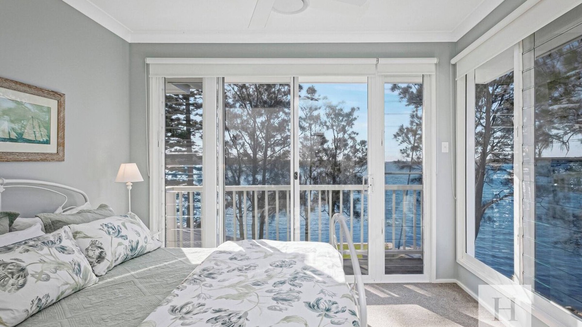 Summerland Point House | The Lakehouse Retreat - Waterfront w/Jetty!
