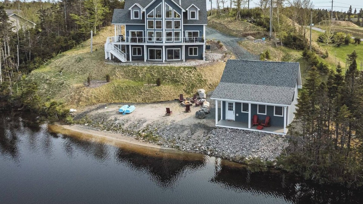 Whitbourne Cottage | The Lakehouse on Sunset