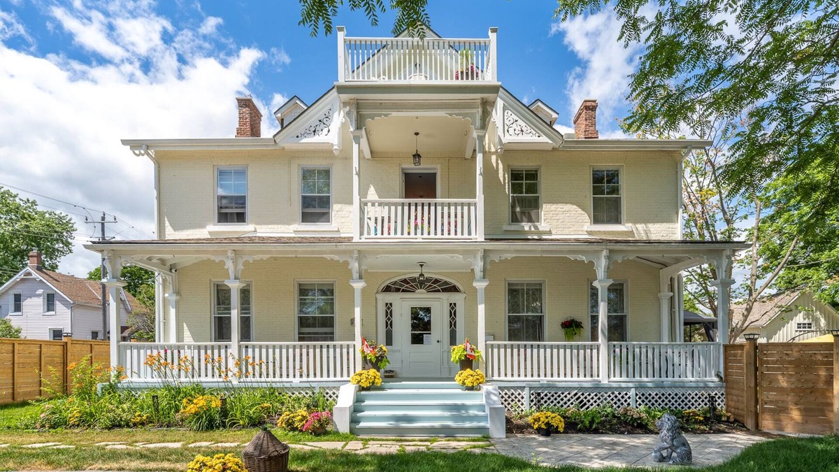 Cobourg House | The Lakehurst Estate, Cobourg