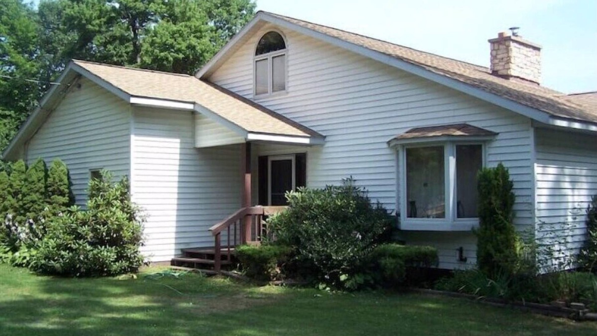 Niverville House | The Lakeshore House