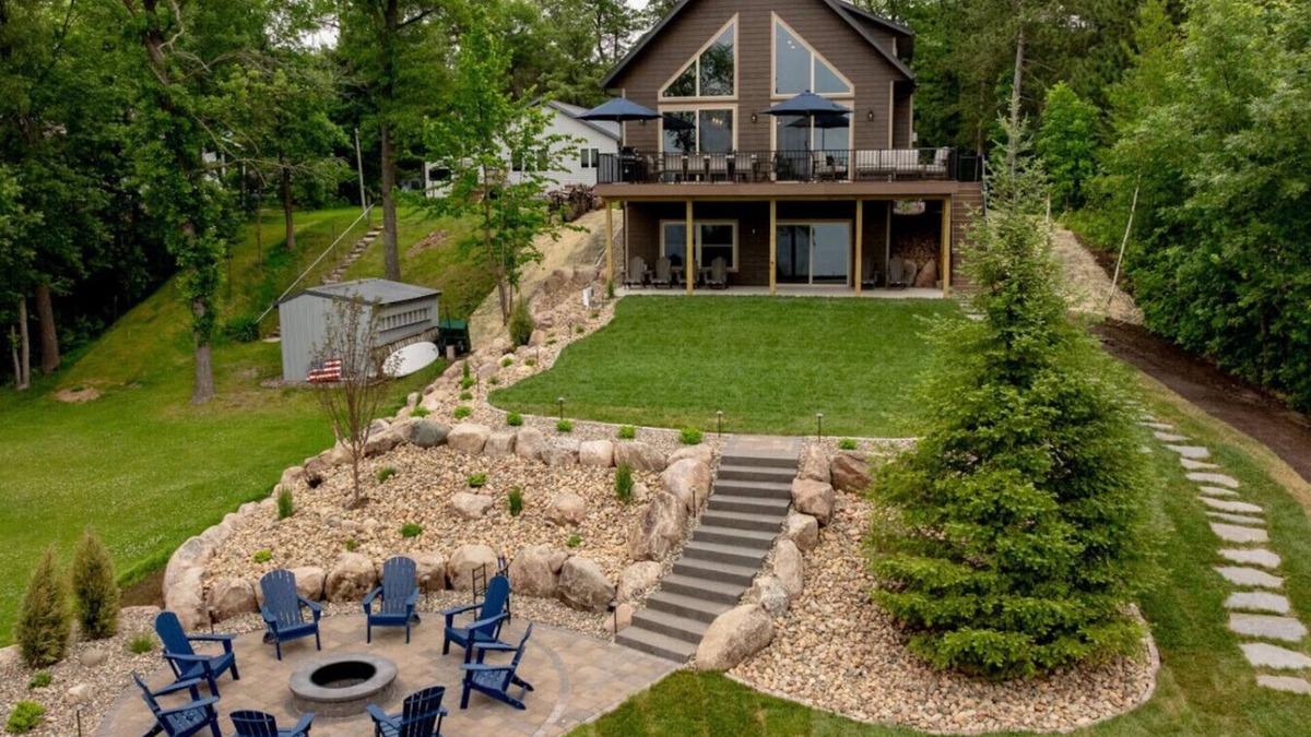 Merrifield House | The Lakeside On North Long