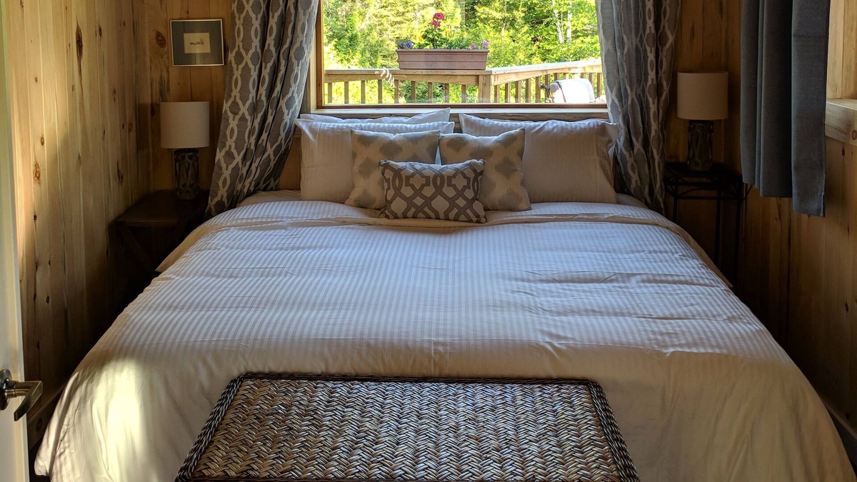 Saint Fulgence House | The Land of the Phoenix! Superior lodging in a prime natural setting.