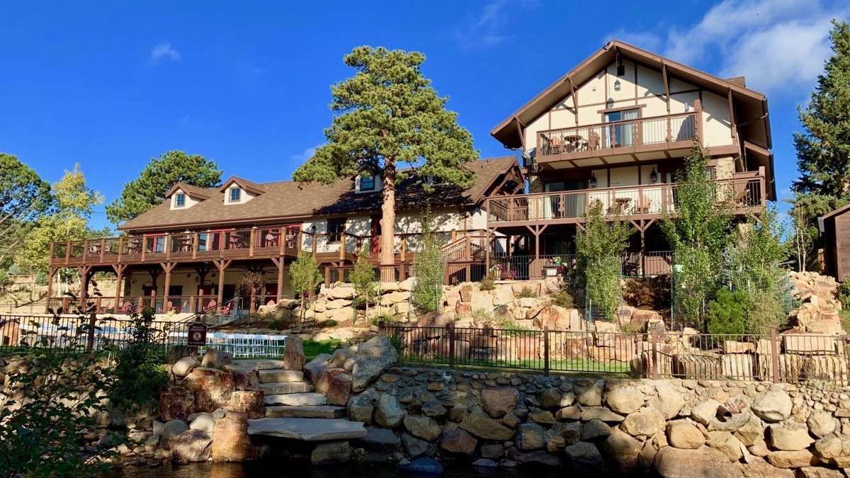 Estes Park Cabin | The Landing at Estes Park - Riverside Retreat