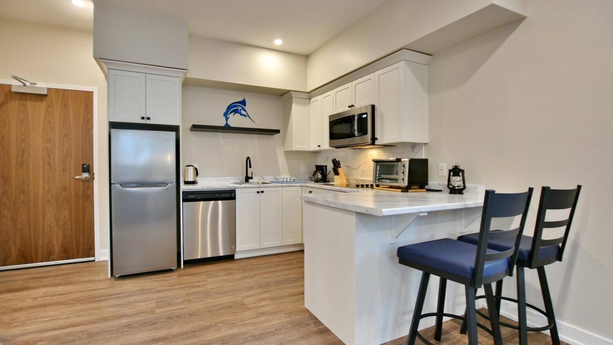 Meaford Hotel | The Landing - Extended Stay Quarters