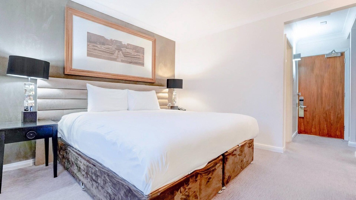 Glenisla Apartment | The Landmark Hotel and Leisure Club | SUPR DBL