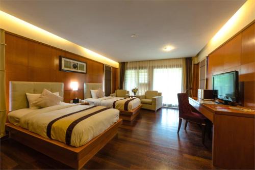 Kampung Batin Resort | The Langit Duyong Marina Resort