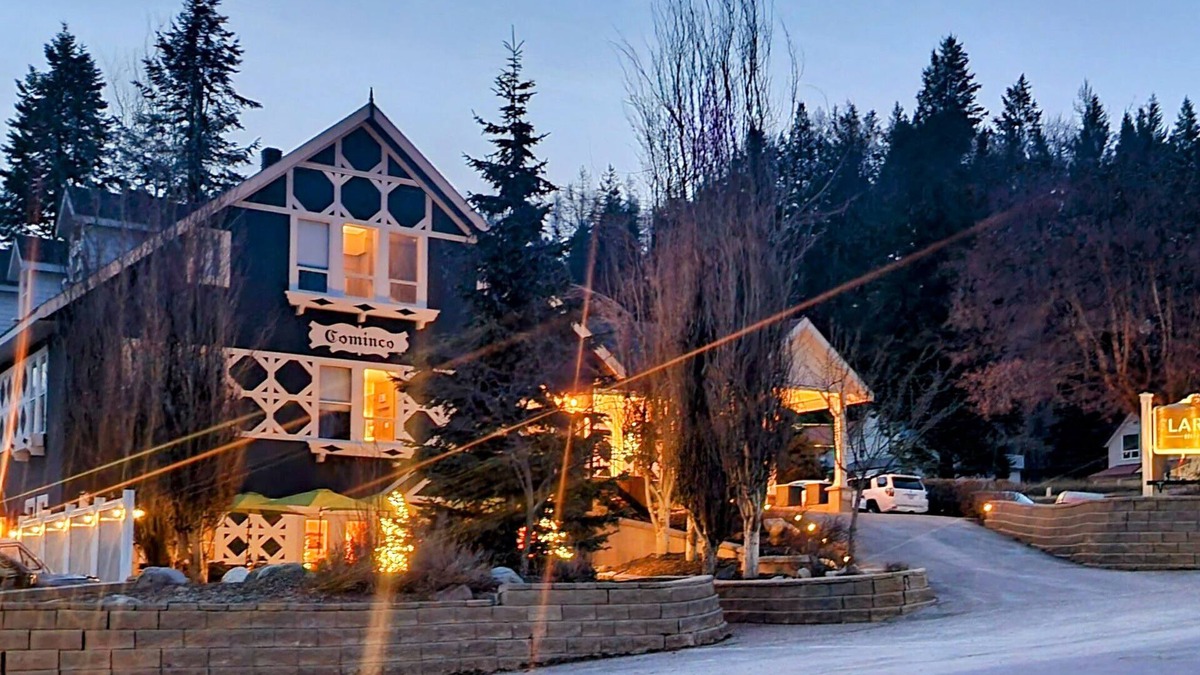 East Kootenay Hotel | The Larix Hotel
