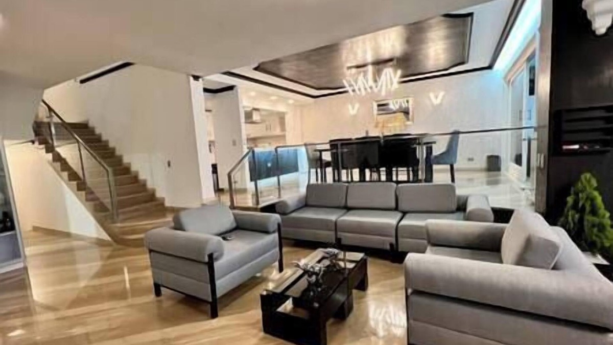 Las Lomas I Villa | The Las Palmas Mansion in El Poblado, Medellin