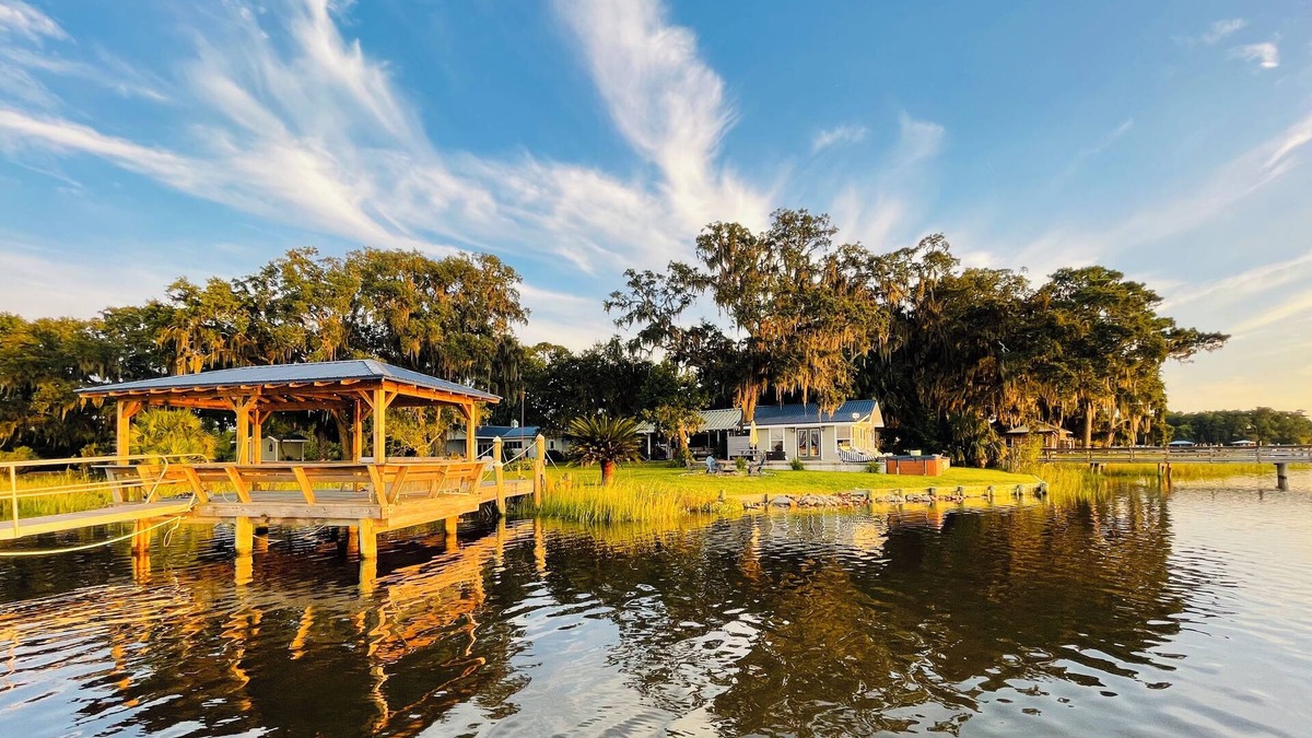 Midway House | The LaSirata at Colonels Island Haven