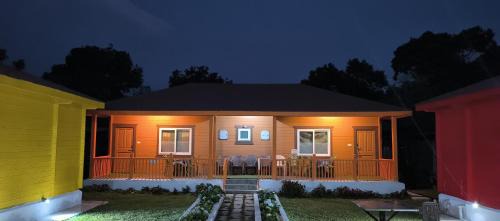 Wellington House | The Laughing Woods AC Resort