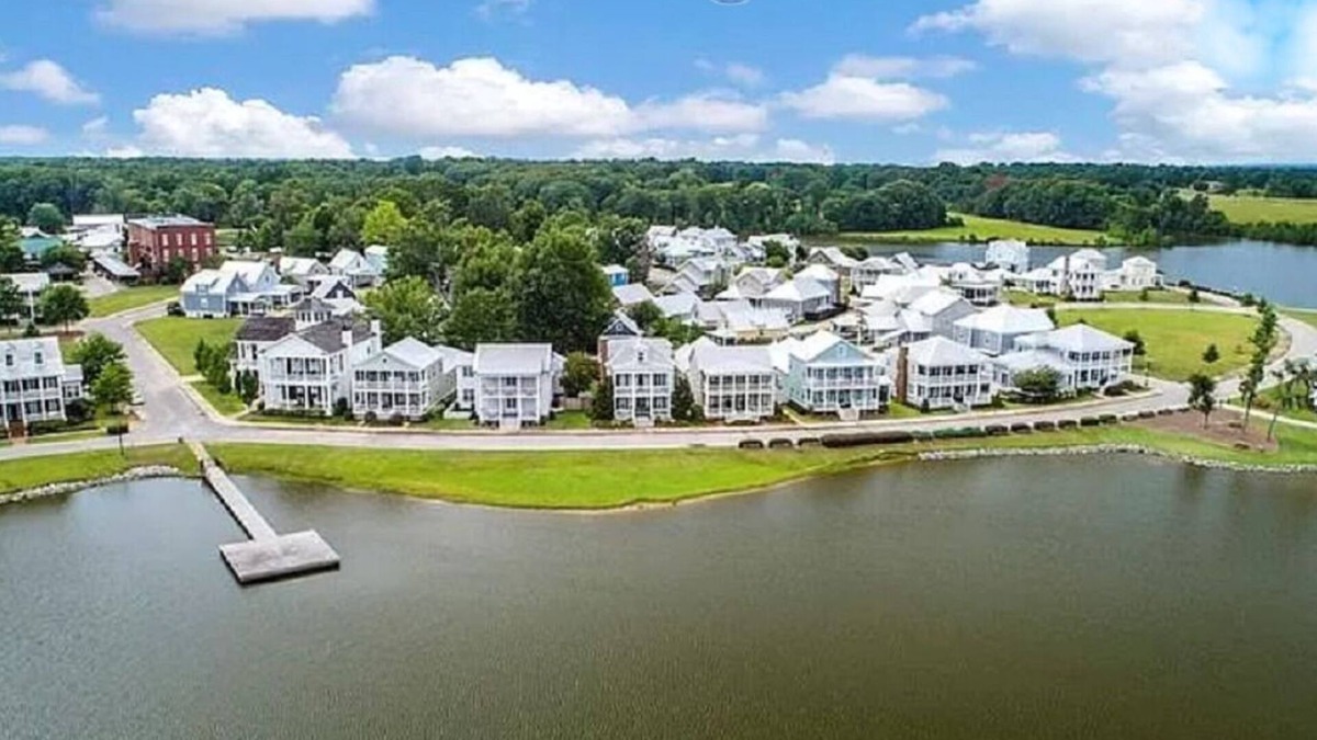 Mount Meigs Apartment | The Laura atThe Waters By Villa Real Escapes