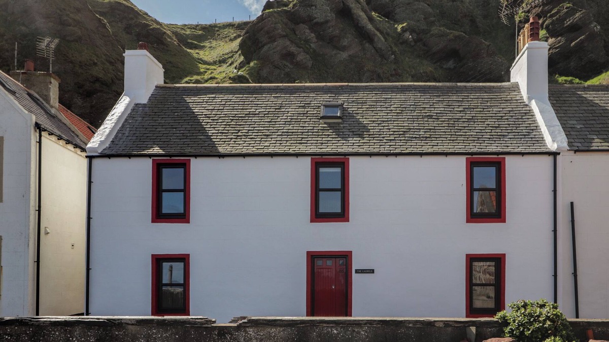 Pennan Cottage | THE LAURELS, family friendly, country holiday cottage in Gardenstown