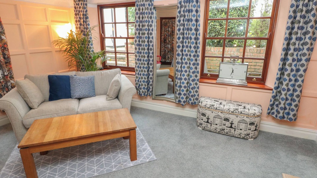 St. Fagans Cottage | The Laurels Flat