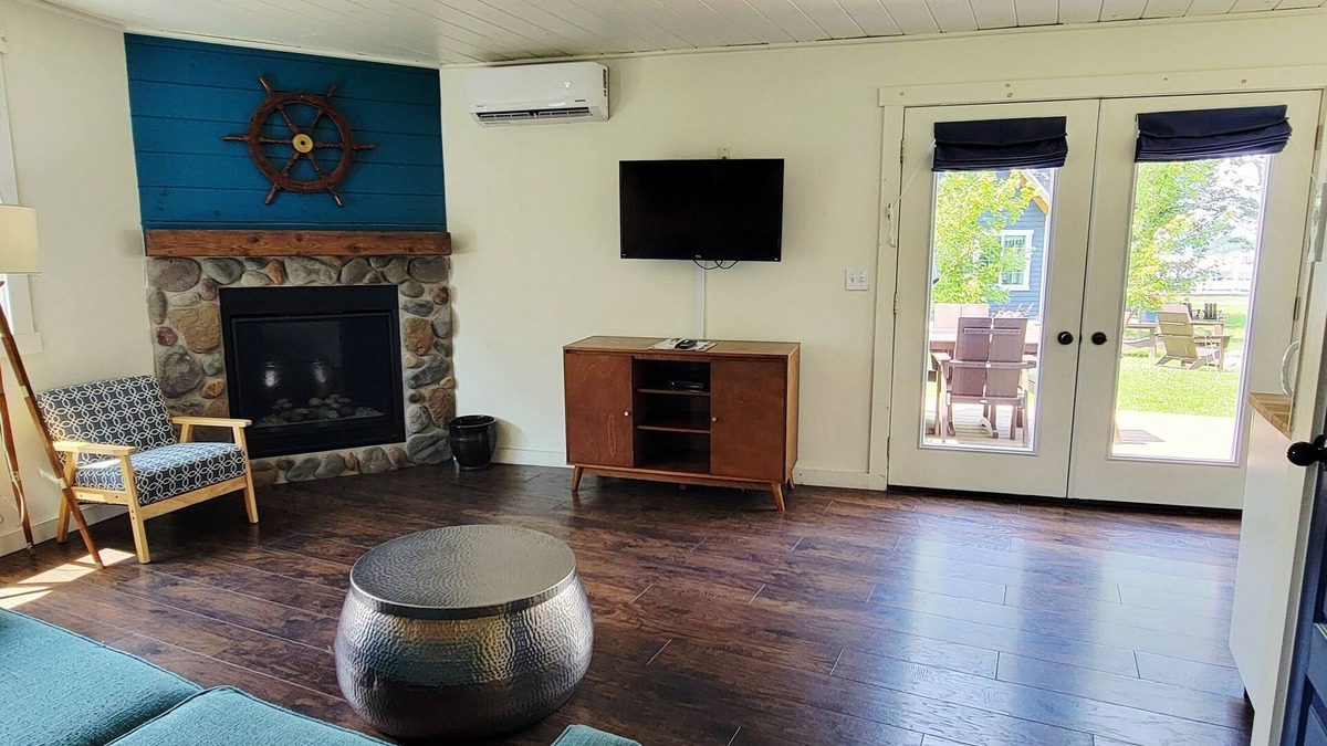 Alexandria Bay House | The Ledges Resort and Marina, Shipwatch
