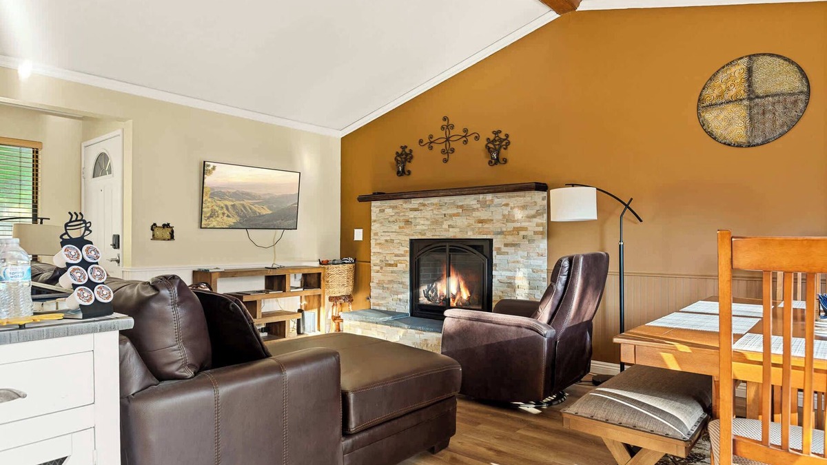 Arrowhead Villas House | The LeeHive | Near Lake Arrowhead Village