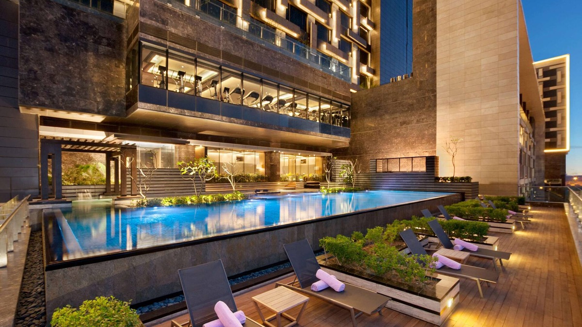 Delhi Hotel | The Leela Ambience Convention Hotel Delhi