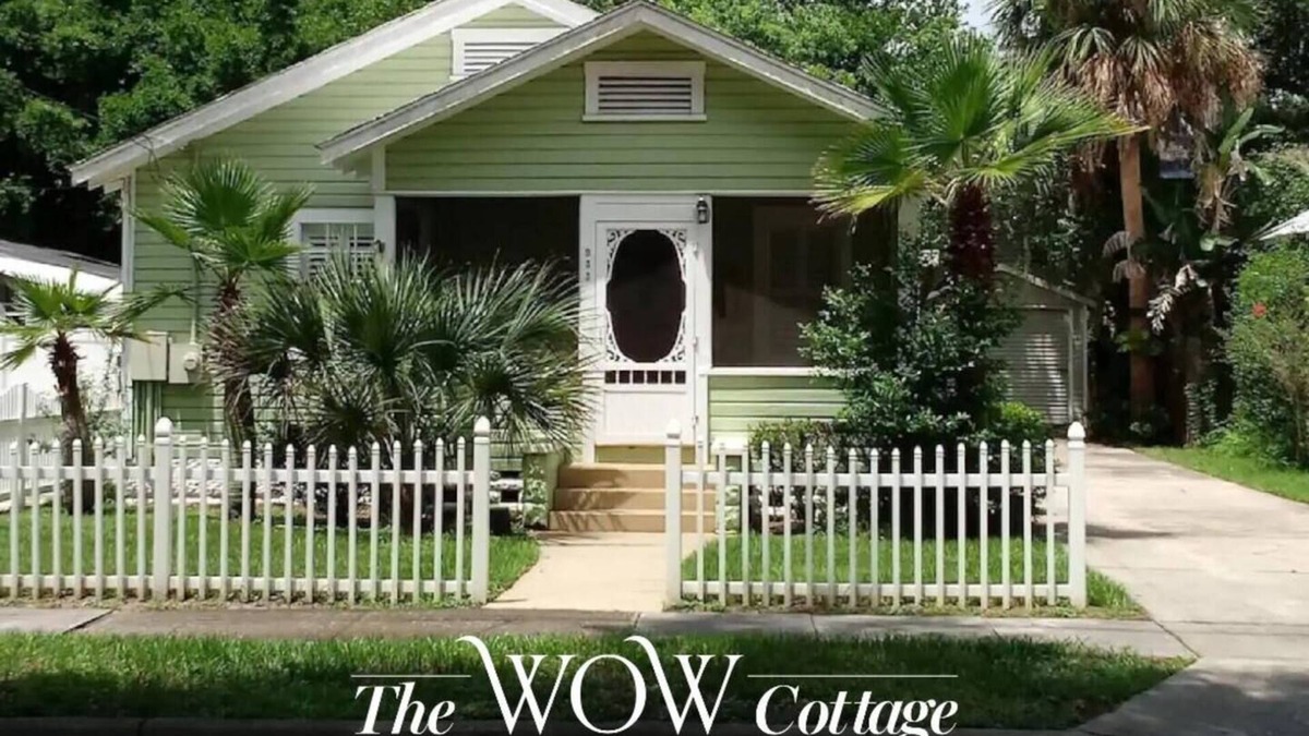 Mount Dora Cottage | THE LEGENDARY "WOW COTTAGE" ~ Historic District ~ Mount Dora's Biggest "WOW!"