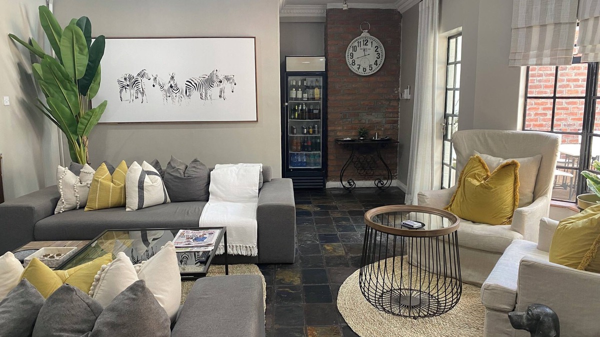 Blantyre Bed & Breakfast | The Leslie - Bed & Breakfast