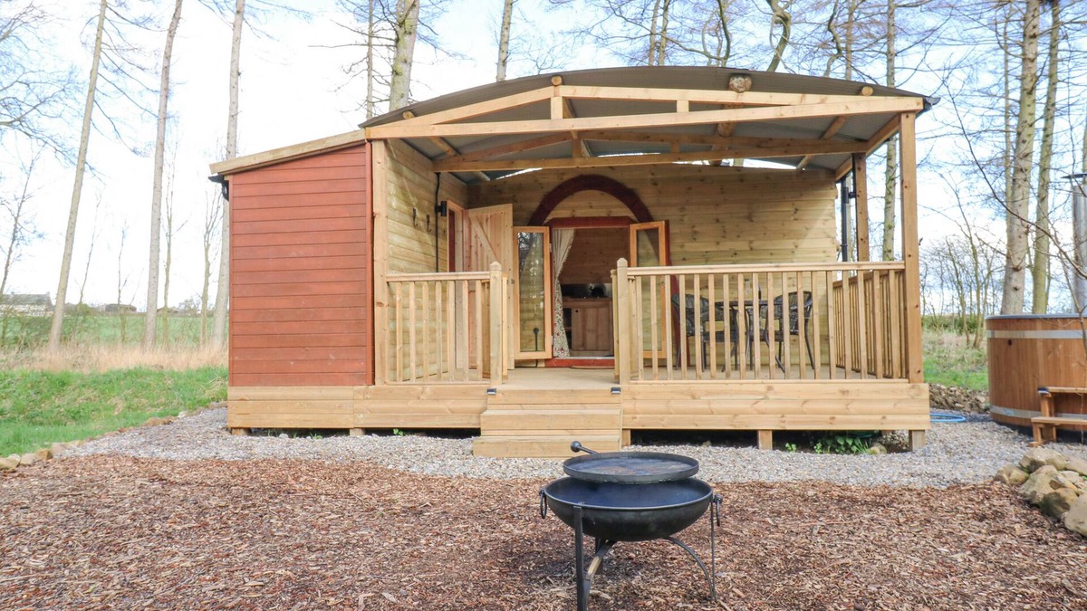 Richmond Cottage | THE LEVERET, pet friendly, with hot tub in Eppleby