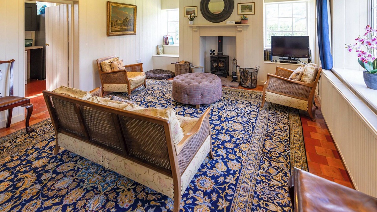 Crickhowell Cottage | The Library - UK46649