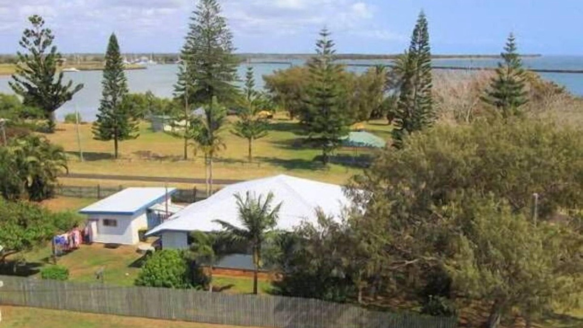 Burnett Heads House | The Light House Cottage