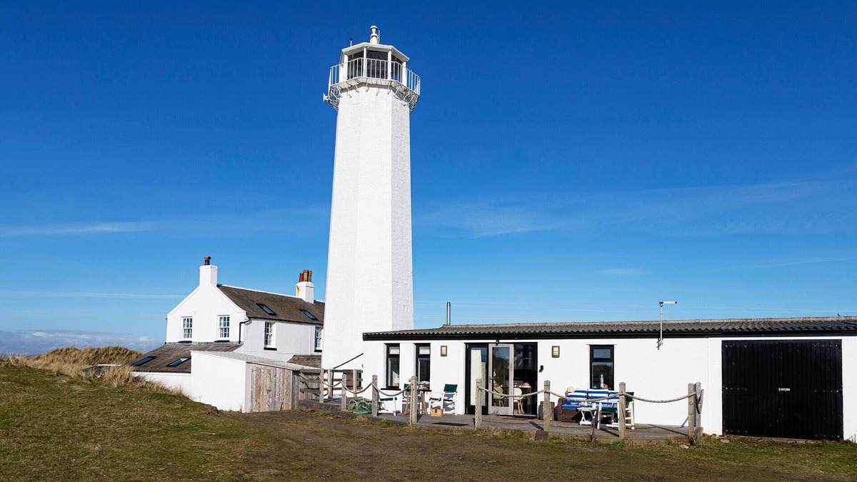 Barrow-in-Furness Cottage | The Lighthouse Hide