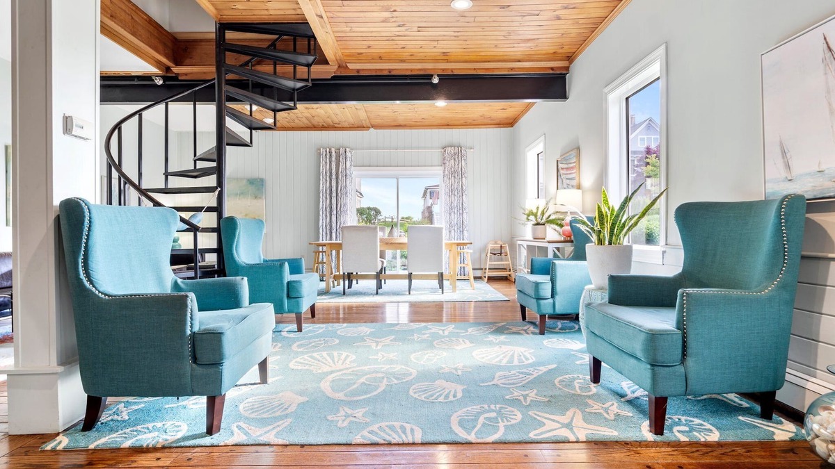 York Beach Hotel | The Lighthouse Inn & Suites