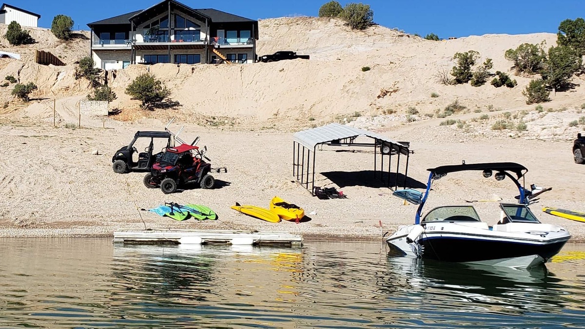 Levan House | The Lighthouse ON YUBA Lake front private beach boat dock 5 acre 17 beds 6 baths