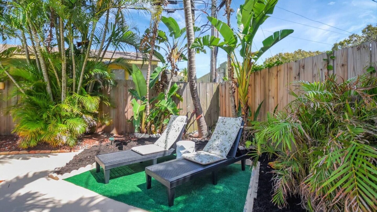 Parker Ridge House | The Lili Pad: Chic West Palm Beach Escape with Private Pool & Artistic Flair.