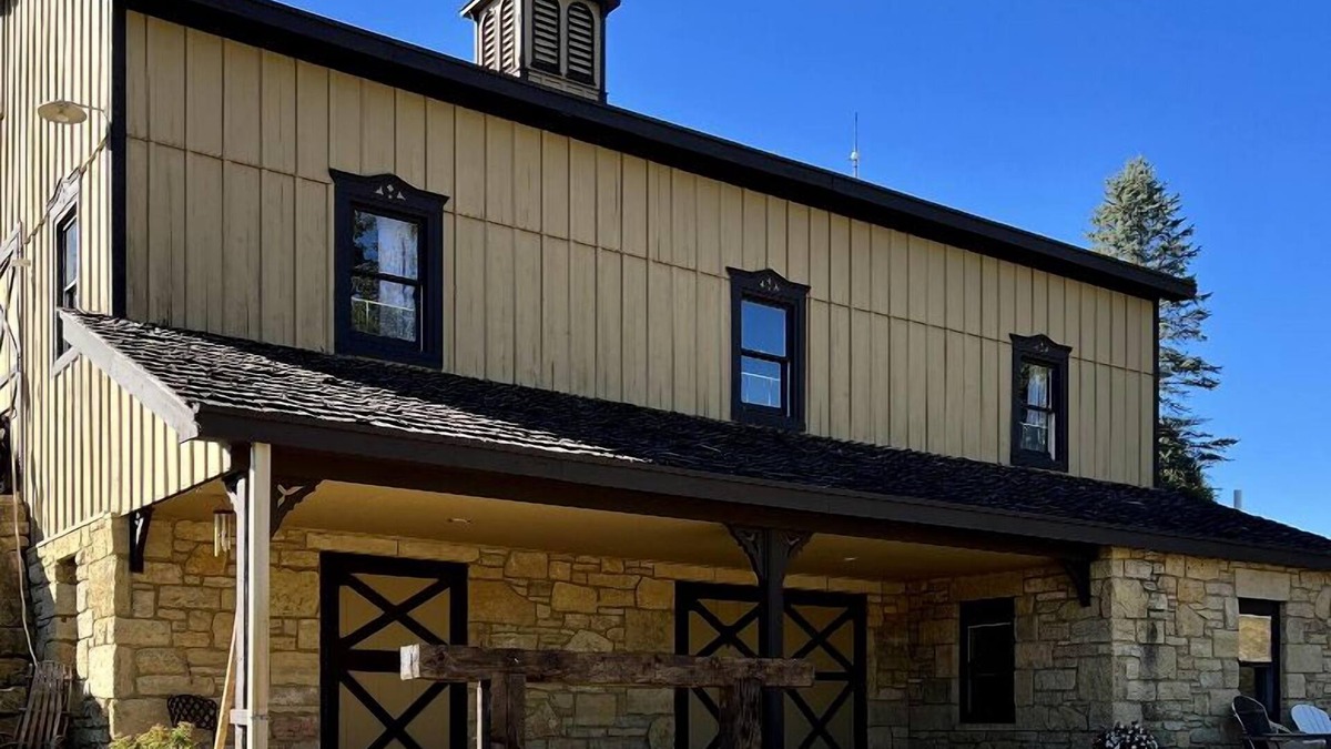 Mineral Point House | The Limestone Lodge A peaceful, rustic destination you won’t want to leave!