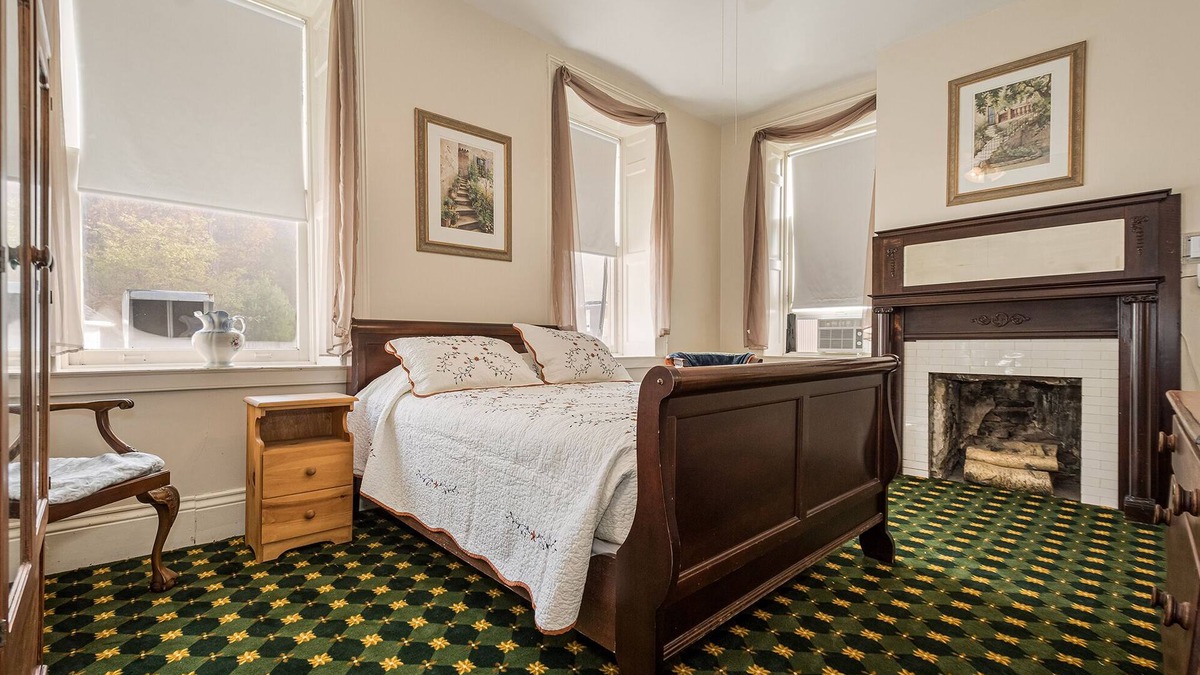Farmington Hotel | The Lincoln | Historic Victorian Inn Room