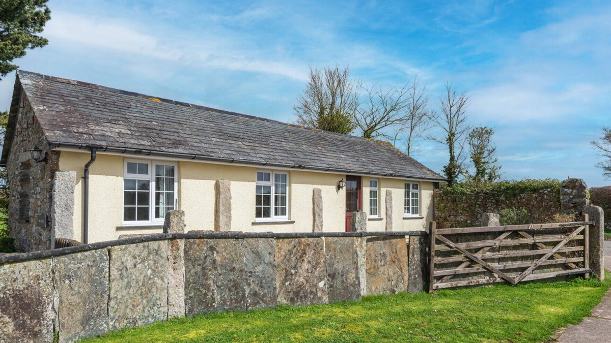 Saint Kew Cottage | The Linhaye, a cottage in the countryside