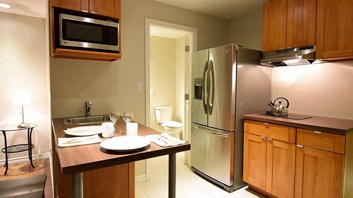 Chetwynd Hotel | The Lion Inn & Suites