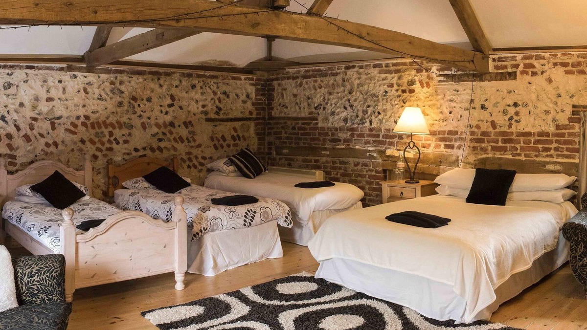 Litcham Bed & Breakfast | The Litcham Bull Inn