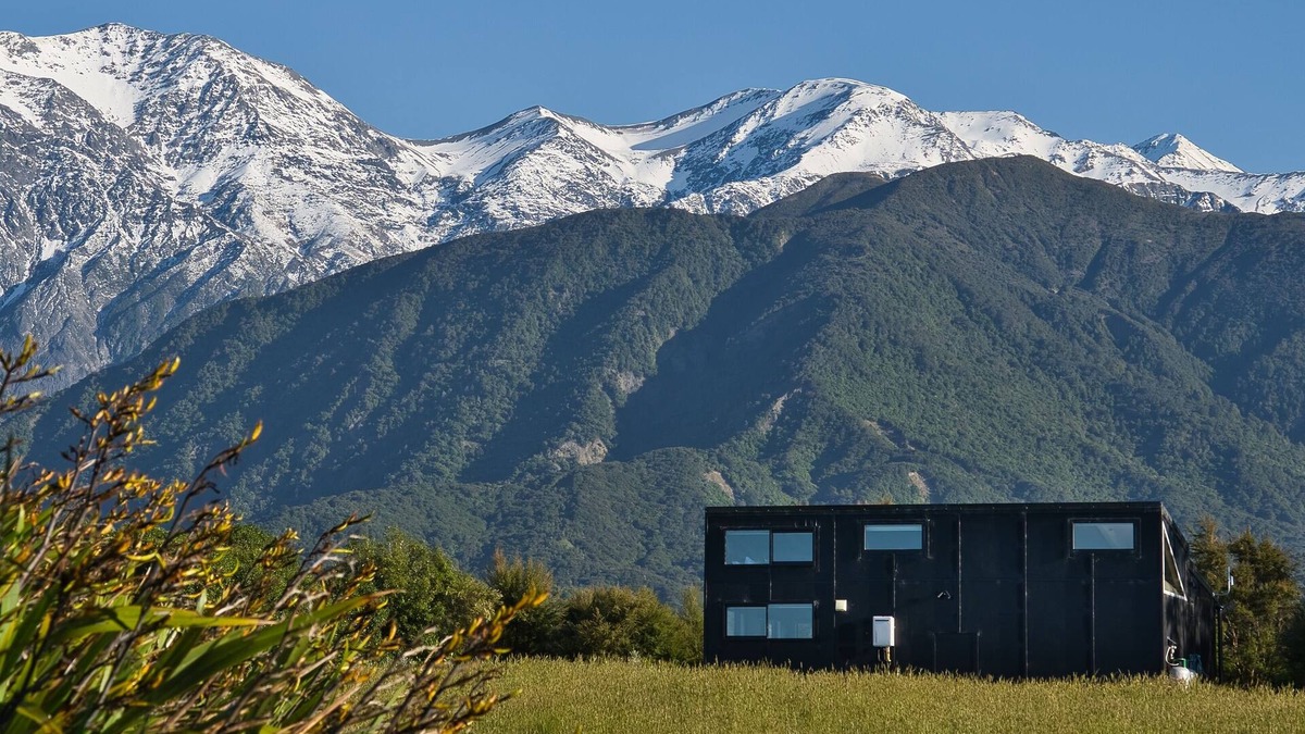 Hapuku Cottage | The Little Black House