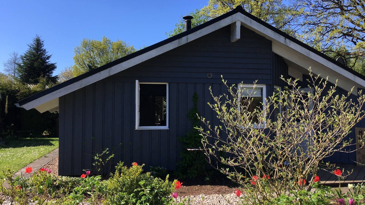 Brekendorf House | "The Little Blue" - Holiday in the Danish wooden house