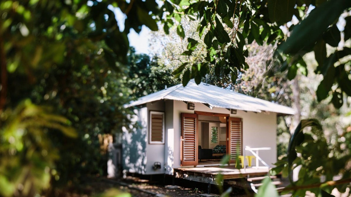Nelly Bay House | The Little Bush Hut, Nelly Bay