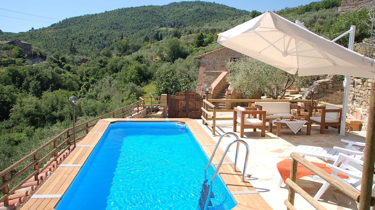 Castiglion Fosco House | THE LITTLE HOUSE IN THE WOOD