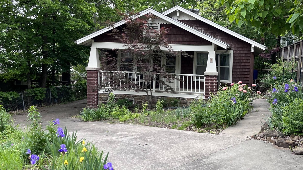 Fayetteville House | The "Little House on the Hill"- Near Downtown Fayetteville and the U of A