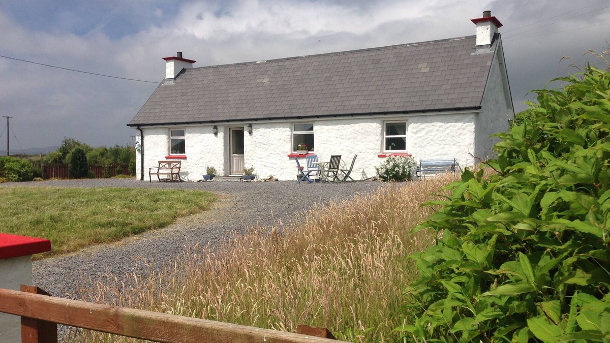 Crowkeeragh Cottage | The Little Irish Cottage on the Wild Atlantic Way - experience the real Ireland.