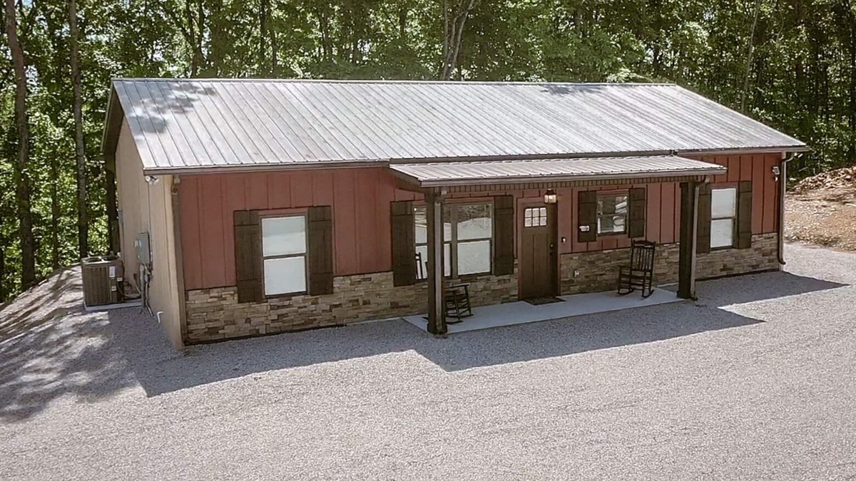 Celina House | The Little Red Barn near Dale Hollow Lake