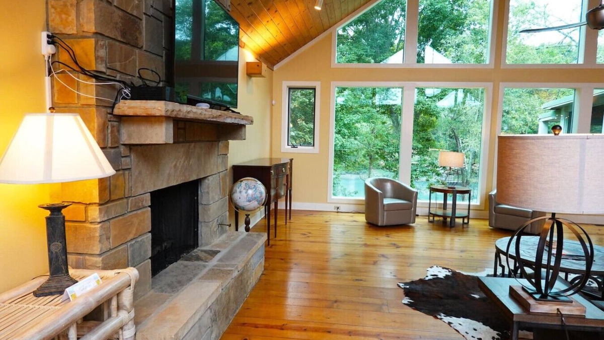 Wilburn Villa | The Little Red's most Luxurious Riverfront Home