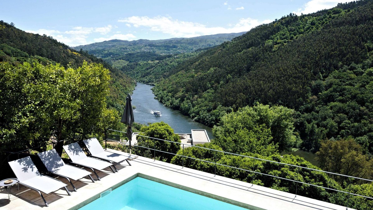 Campos de Baixo House | The Little Vineyard- Douro Riverview Villa with Private Pool, Vineyard & Forest