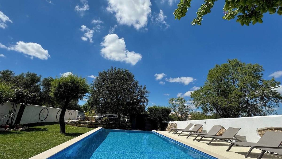 Loule House | The Little Wine House - Maison & Jardin Privés au Calme Proche Albufeira