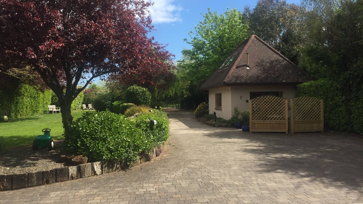 Malahide Cabin | The Lodge at Bodenlodge is located in the charming Costal Village of Malahide