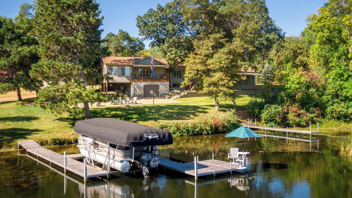 Backus House | The Lodge at Cabin 8 Retreats – 6,000 Sq Ft of Joy, Steps from the Water
